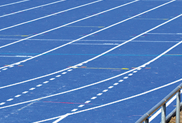 Piste d’athlétisme bleue